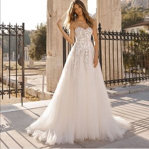 Berta 19-105 Wedding Gown!